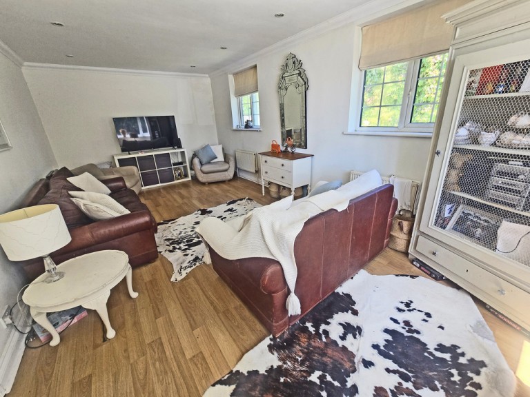 Images for Old Shoreham Road, Southwick EAID:89f271acd853ec3835ef79995e2ac892 BID:1