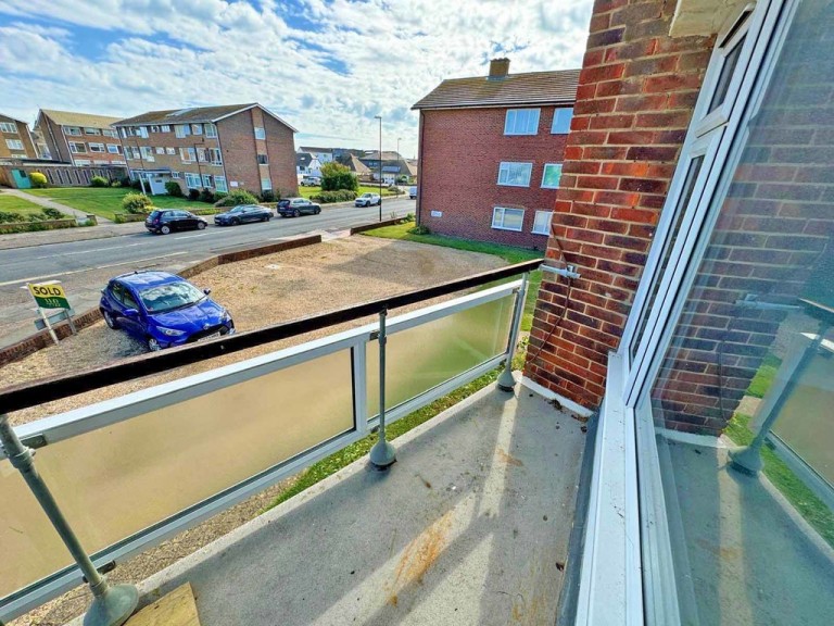 Images for Marine Court, Beach Green EAID:89f271acd853ec3835ef79995e2ac892 BID:2