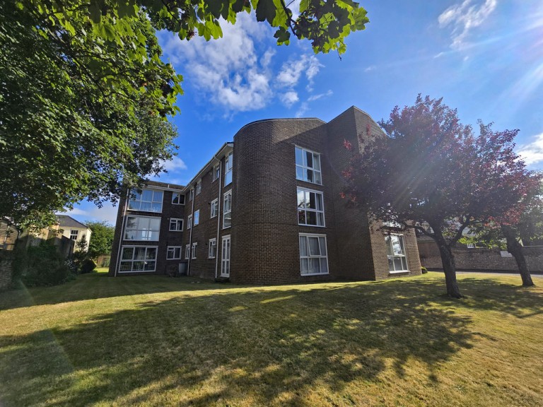 Images for The Croft, Southdown Road, Southwick EAID:89f271acd853ec3835ef79995e2ac892 BID:1