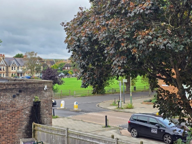 Images for Southwick Square, Southwick EAID:89f271acd853ec3835ef79995e2ac892 BID:1