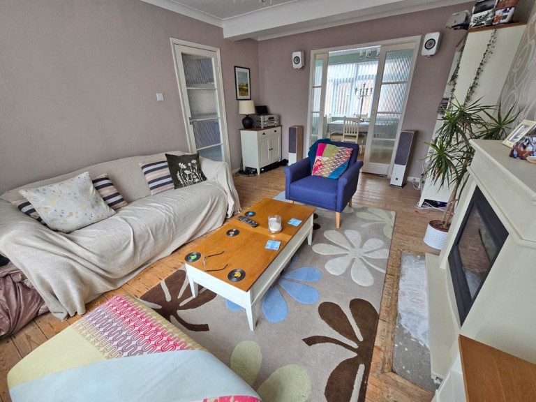 Images for Southwick Square, Southwick EAID:89f271acd853ec3835ef79995e2ac892 BID:1