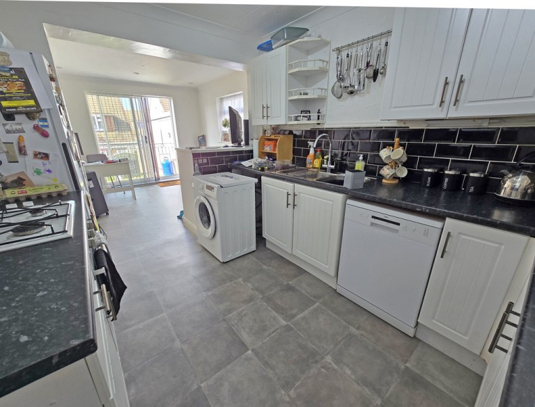 Images for Graham Crescent, Portslade EAID:89f271acd853ec3835ef79995e2ac892 BID:1