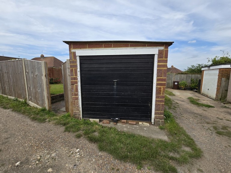 Images for Valerie Close, Portslade EAID:89f271acd853ec3835ef79995e2ac892 BID:1