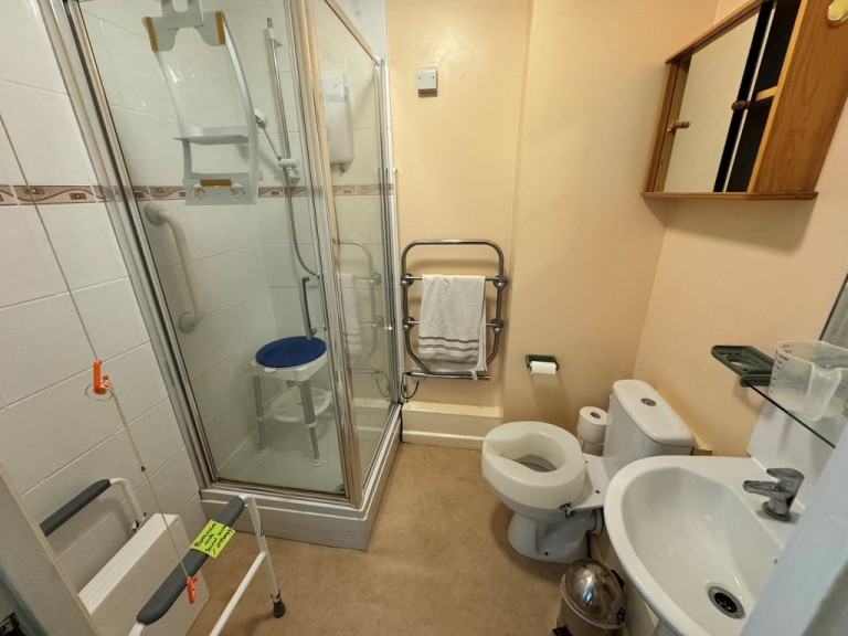 Images for Oakland Court, Buckingham Road EAID:89f271acd853ec3835ef79995e2ac892 BID:2