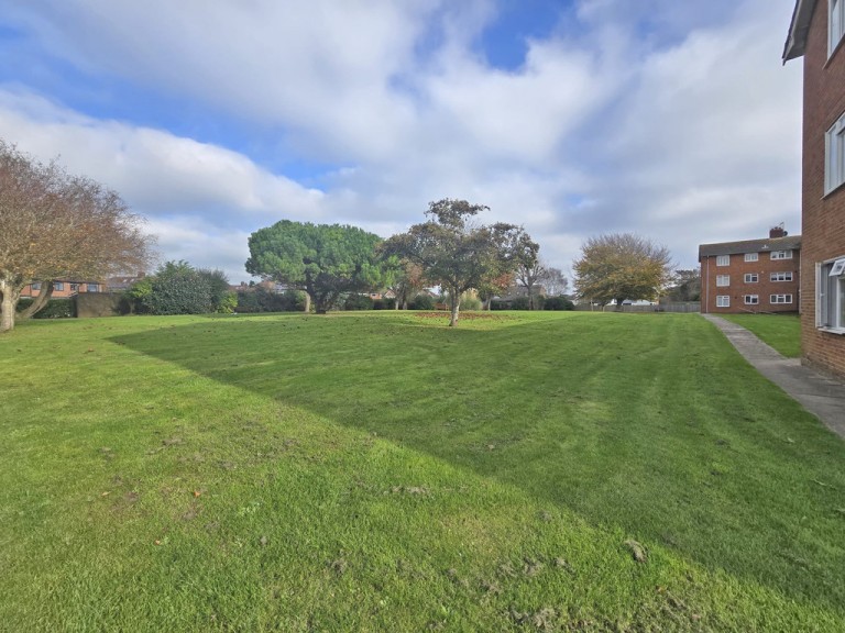 Images for Meadway Court, Southwick EAID:89f271acd853ec3835ef79995e2ac892 BID:1