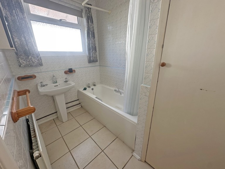 Images for Hawkins Crescent, Shoreham-by-Sea EAID:89f271acd853ec3835ef79995e2ac892 BID:2