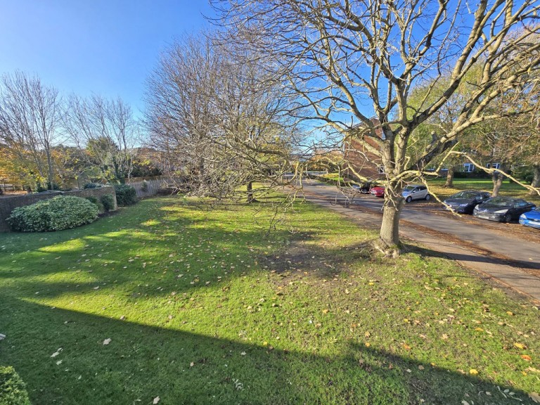 Images for Meadway Court, Southwick EAID:89f271acd853ec3835ef79995e2ac892 BID:1