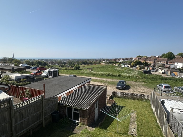 Images for Downsway, Southwick EAID:89f271acd853ec3835ef79995e2ac892 BID:1