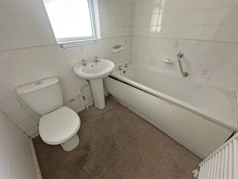 Images for Downsway, Southwick EAID:89f271acd853ec3835ef79995e2ac892 BID:1