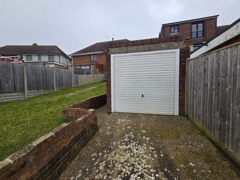 Images for Downsway, Southwick EAID:89f271acd853ec3835ef79995e2ac892 BID:1