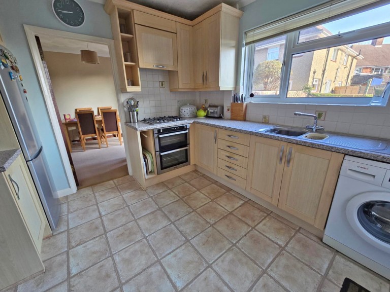 Images for Midhurst Walk, Hove EAID:89f271acd853ec3835ef79995e2ac892 BID:1