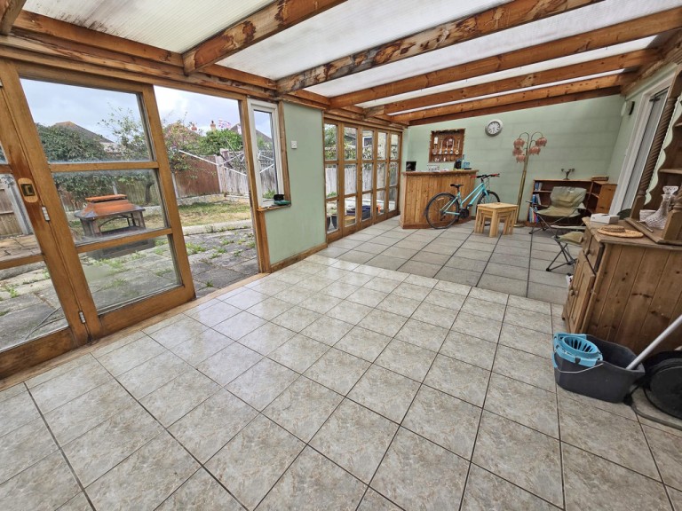 Images for Downsway, Southwick EAID:89f271acd853ec3835ef79995e2ac892 BID:1