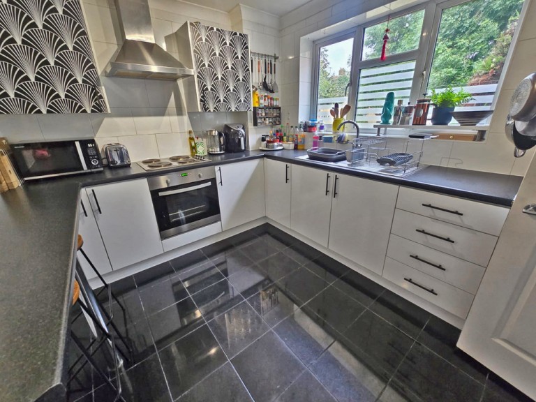 Images for Meadway Court, Southwick EAID:89f271acd853ec3835ef79995e2ac892 BID:1
